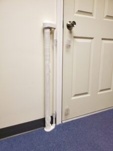 Retracts to a small roll